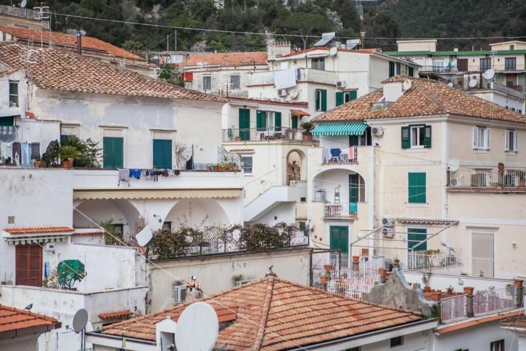 Charming Apartment In The Centre Of Amalfi Exterior photo